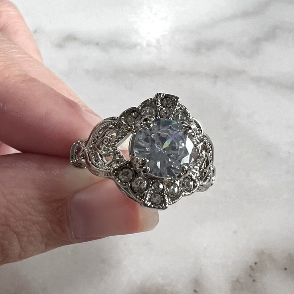 Flawless 3ct Gemstone Ring Synthetic Blue Zirconia - Picture 2 of 7